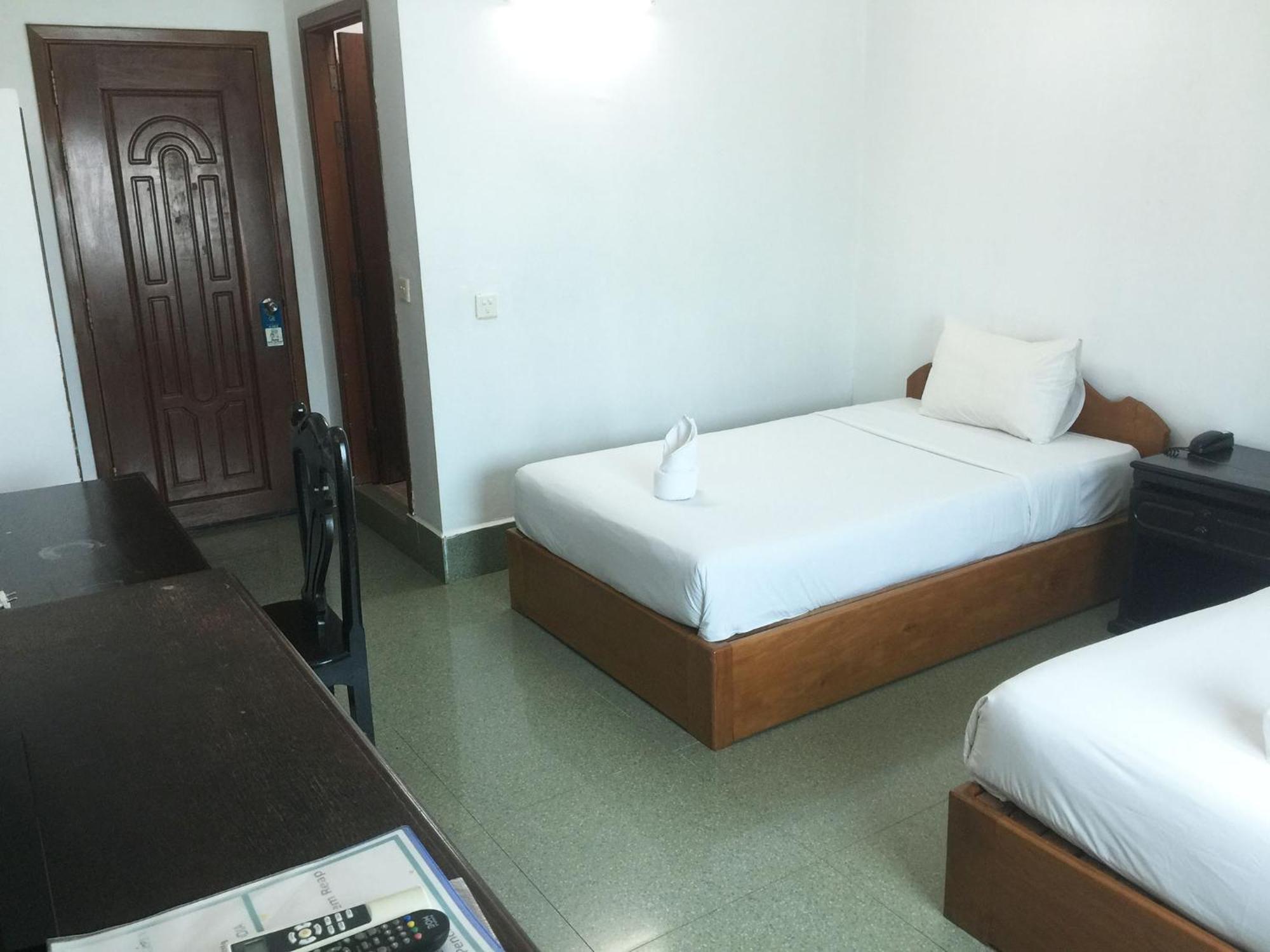 Central Night Hotel Siem Reap Room photo