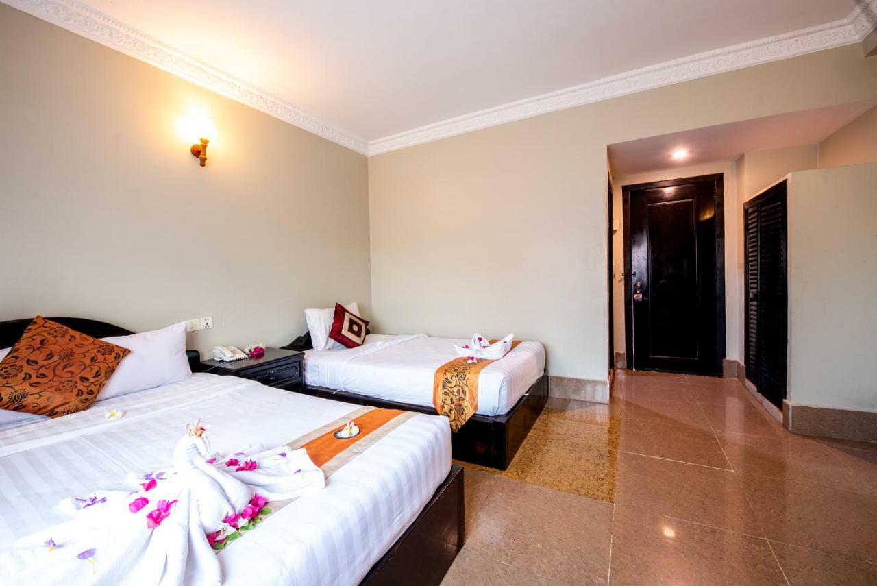 Central Night Hotel Siem Reap Exterior photo