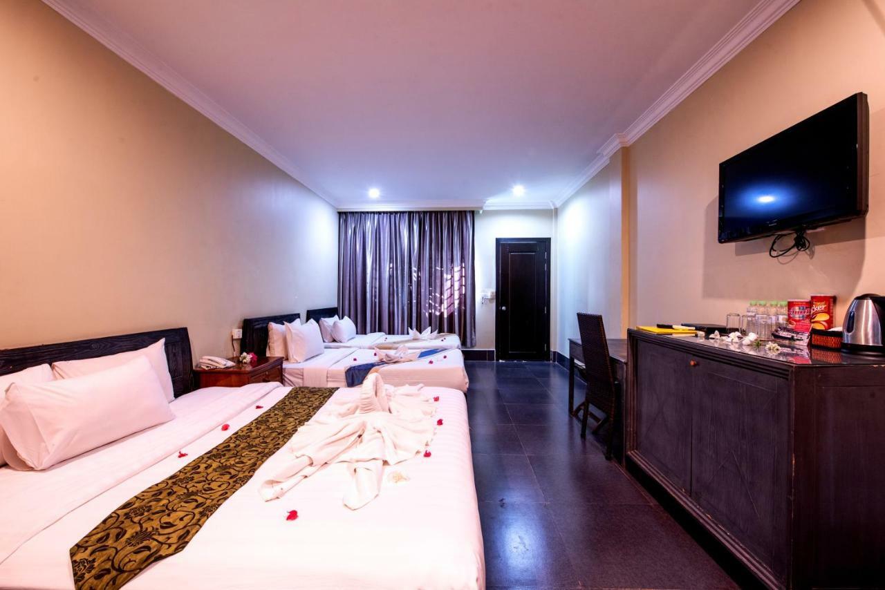 Central Night Hotel Siem Reap Exterior photo